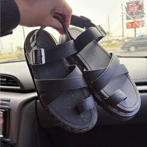 Dr. Martens Avry Sandals | Black | Women’s US 6 |